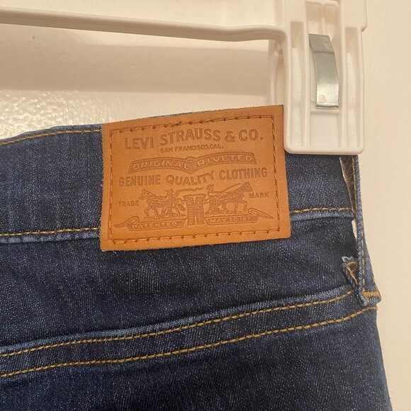 Levi's 720 High Rise Super Skinny Jeans- Dark Wash - Picture 4 of 8
